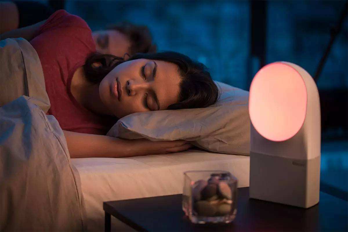 美国维拉诺瓦大学：研究发现人们会在睡梦中无意识地发短信